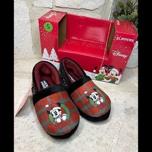 Disney Mickey Mouse slippers sz small